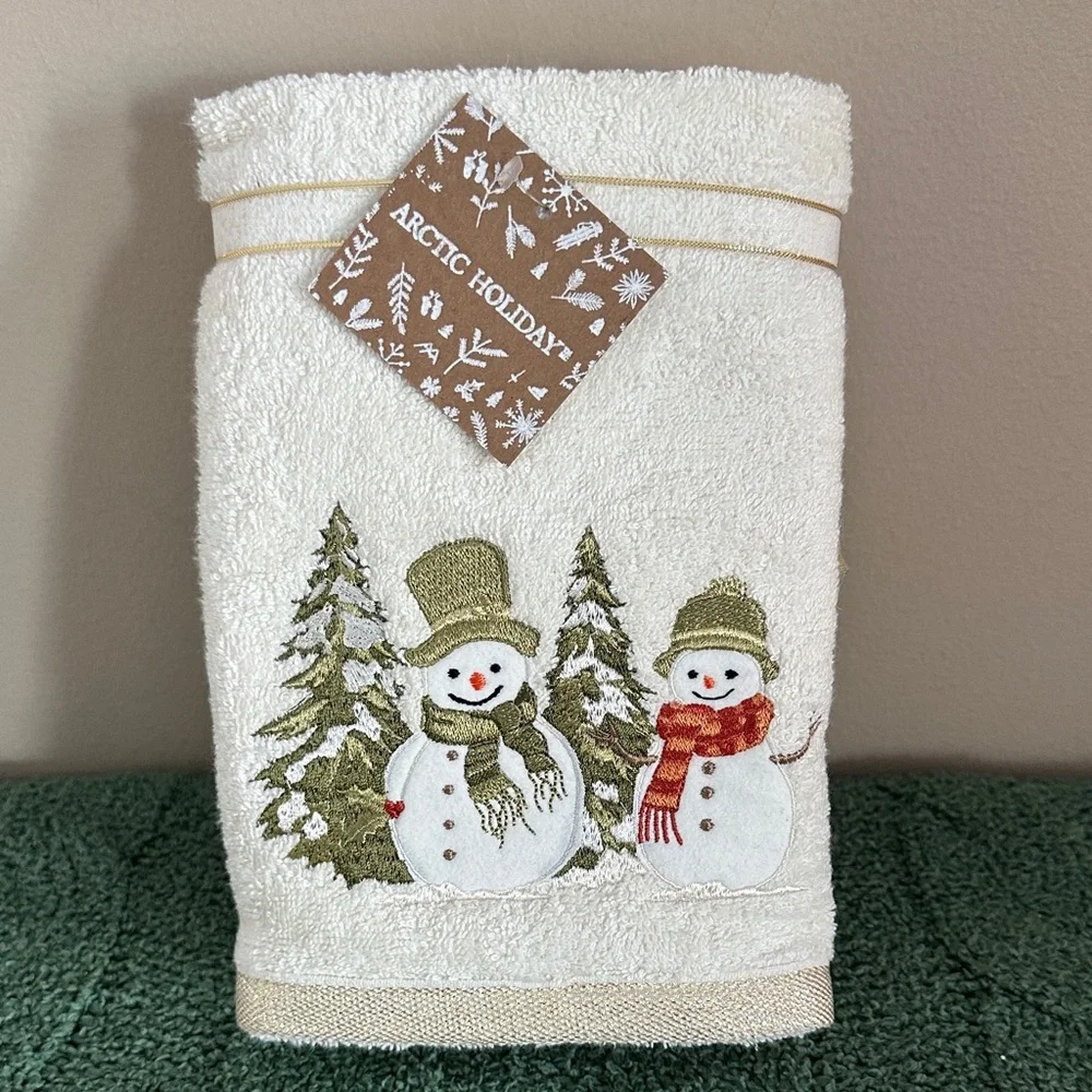 Arctic Holiday Festive Snowman ⛄️ Hand Towels Set of 2 NEW!